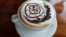 Cafe con leche på "my coffee" i La Fortuna :)